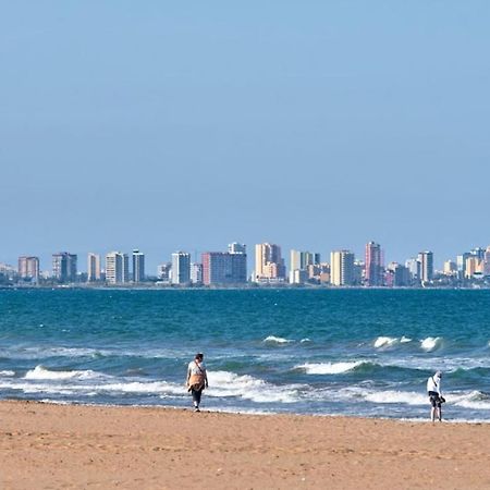 Malvarrosa Habitacion Comoda Y Sencilla Cerca De La Playa Valencia Eksteriør billede