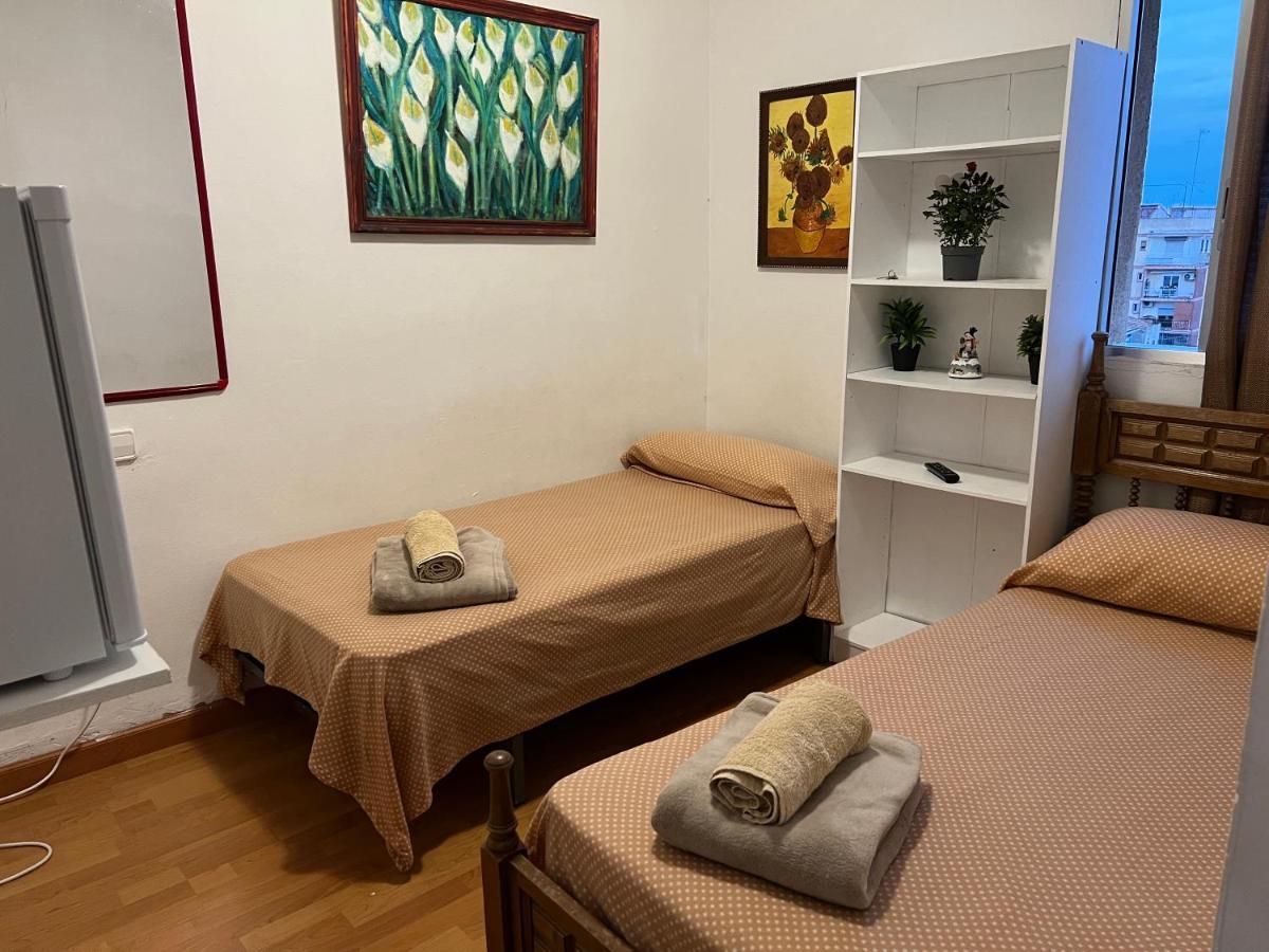 Malvarrosa Habitacion Comoda Y Sencilla Cerca De La Playa Valencia Eksteriør billede